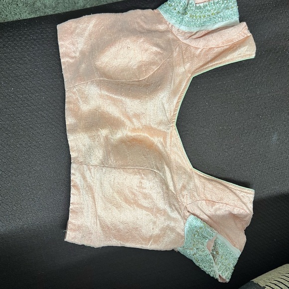 Saree Blouse Set - Picture 2 of 7